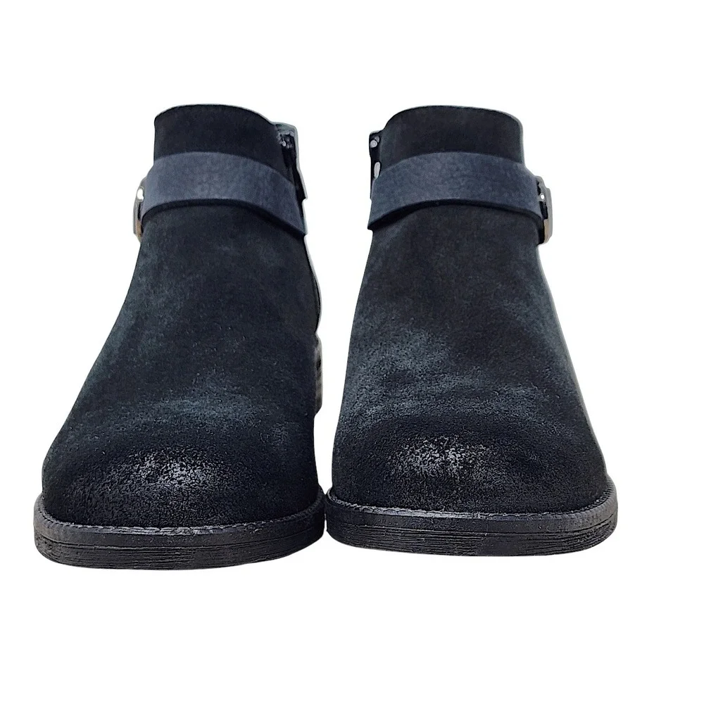 Clarks msrp $130